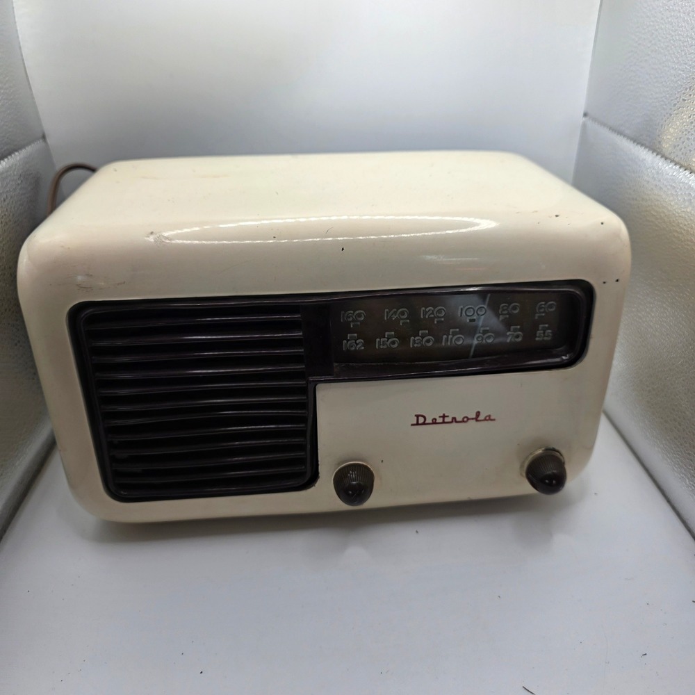 1940s Detrola Tube AM Radio Ivory Bakelite Art Deco Tabletop WORKING